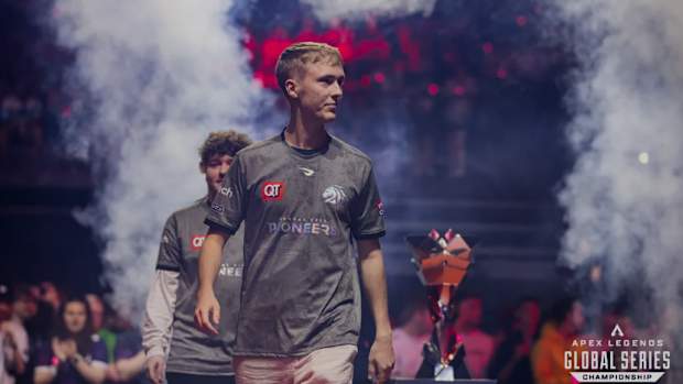Gnaske and the Pinoneer's walking out during the ALGS Championship.